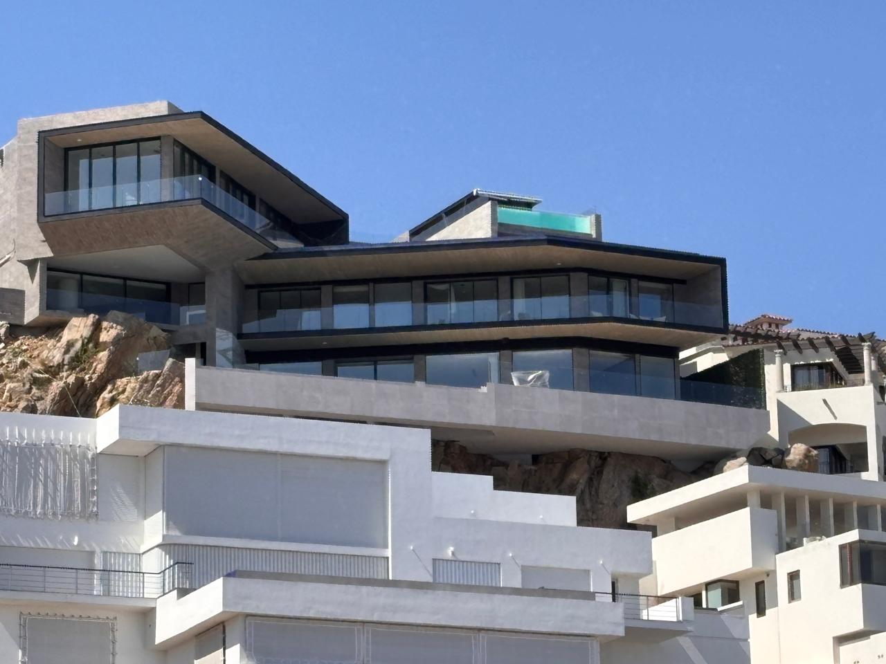 Residencia de más de 1,000 m² en Cabo San Lucas, instalaciones de Rojo MX Arquitectura