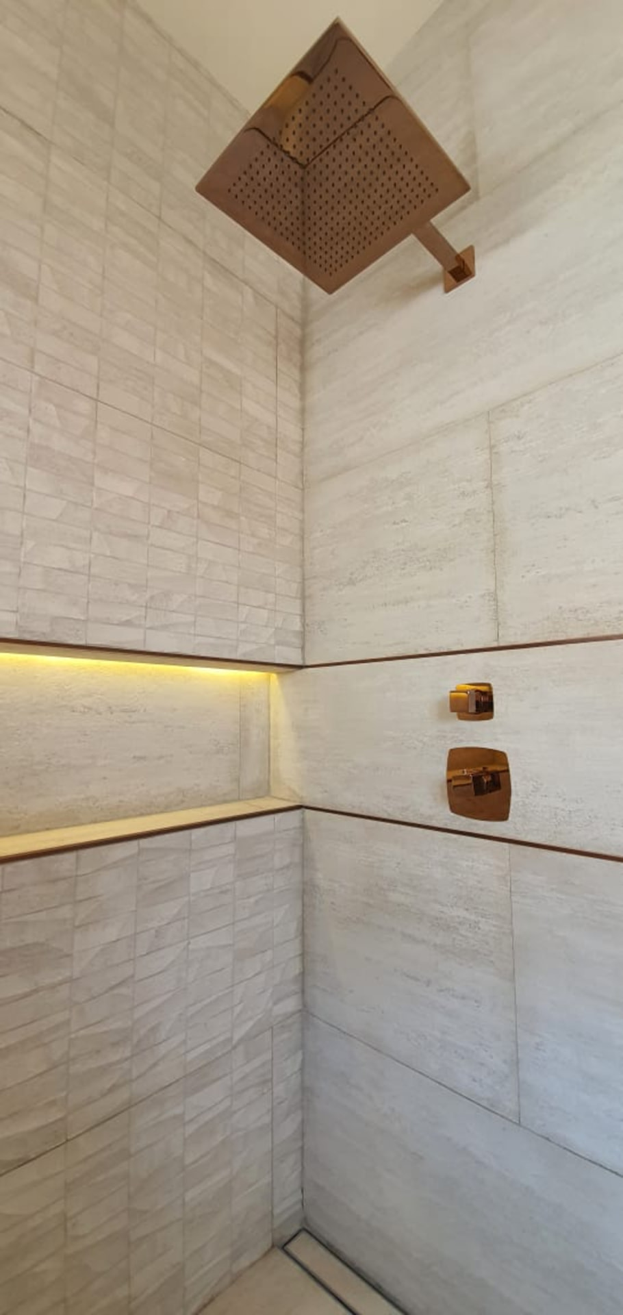 Detalle de regadera · Casa Valle de los Olivos