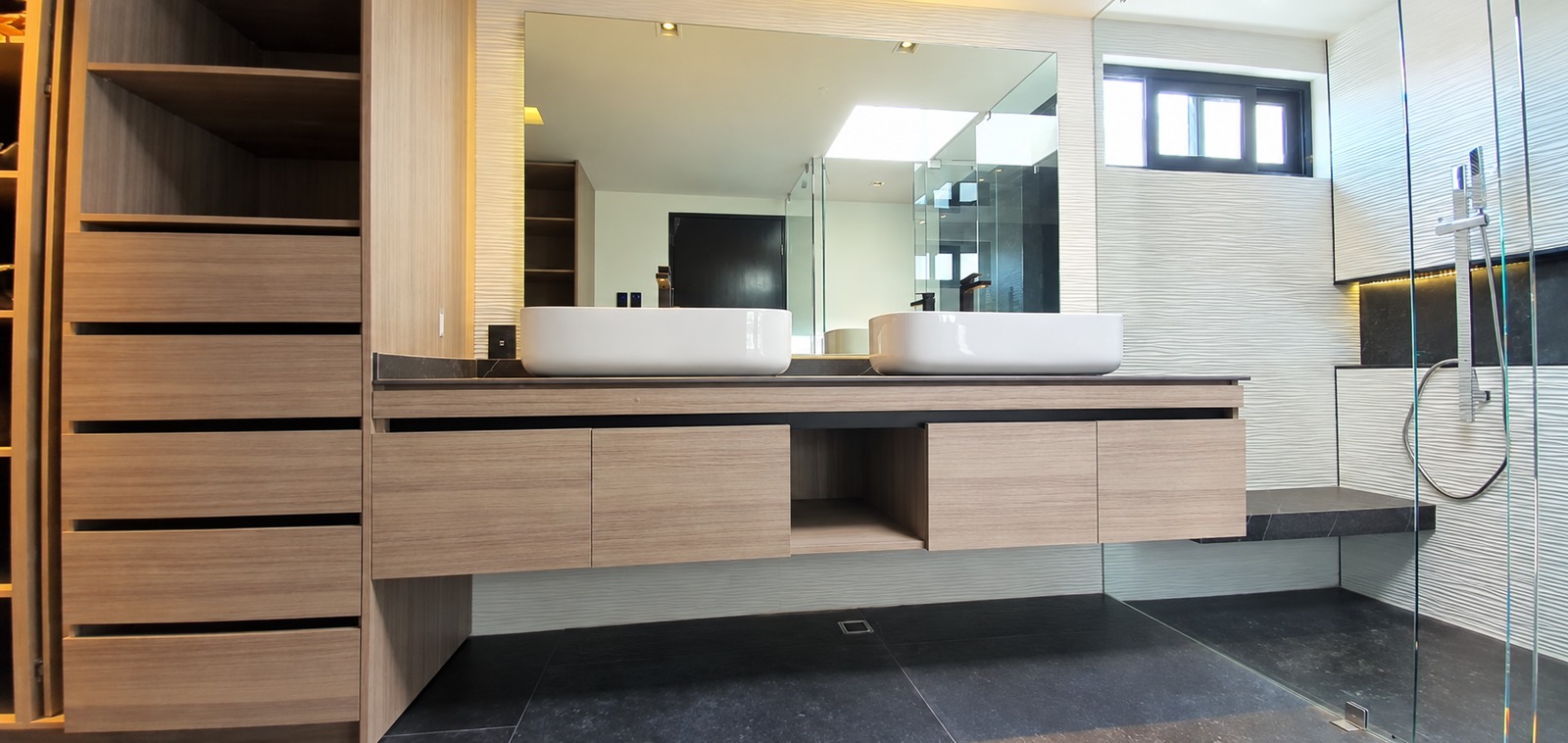 Mueble de lavabos · Casa Valle de los Olivos, Zona Esmeralda